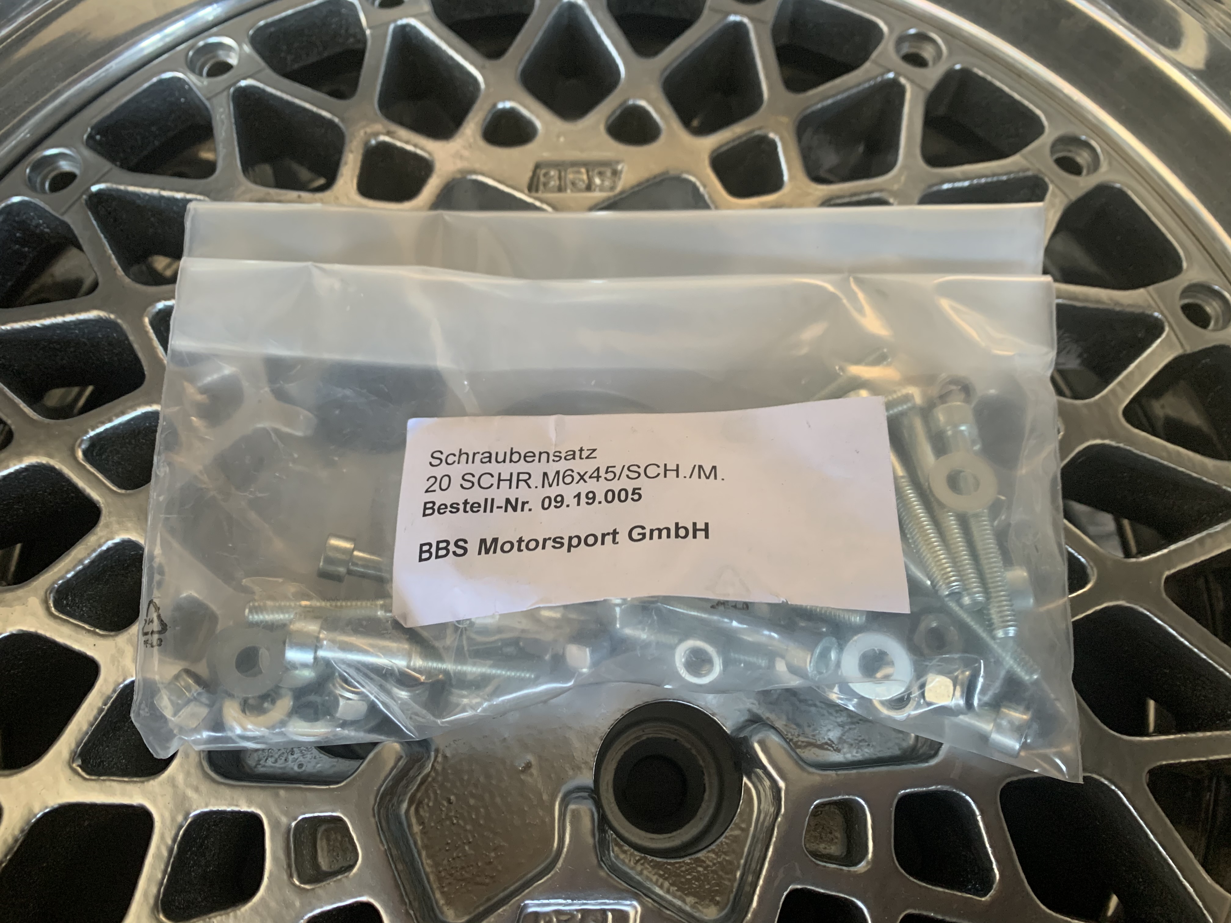 IMG_9147 M6x45 Schraubensatz 20 Stück