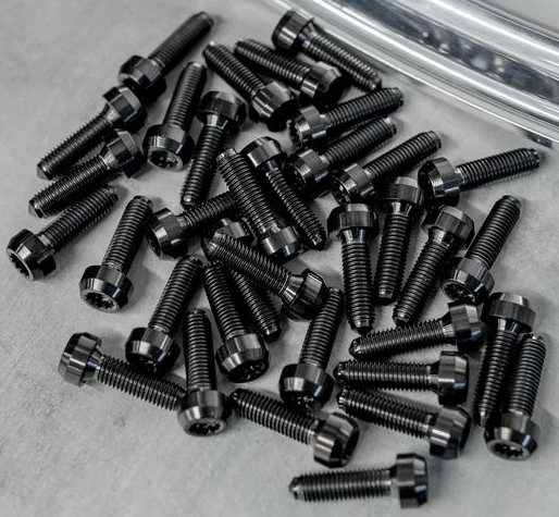 M7x24.5 Titan Schwarz